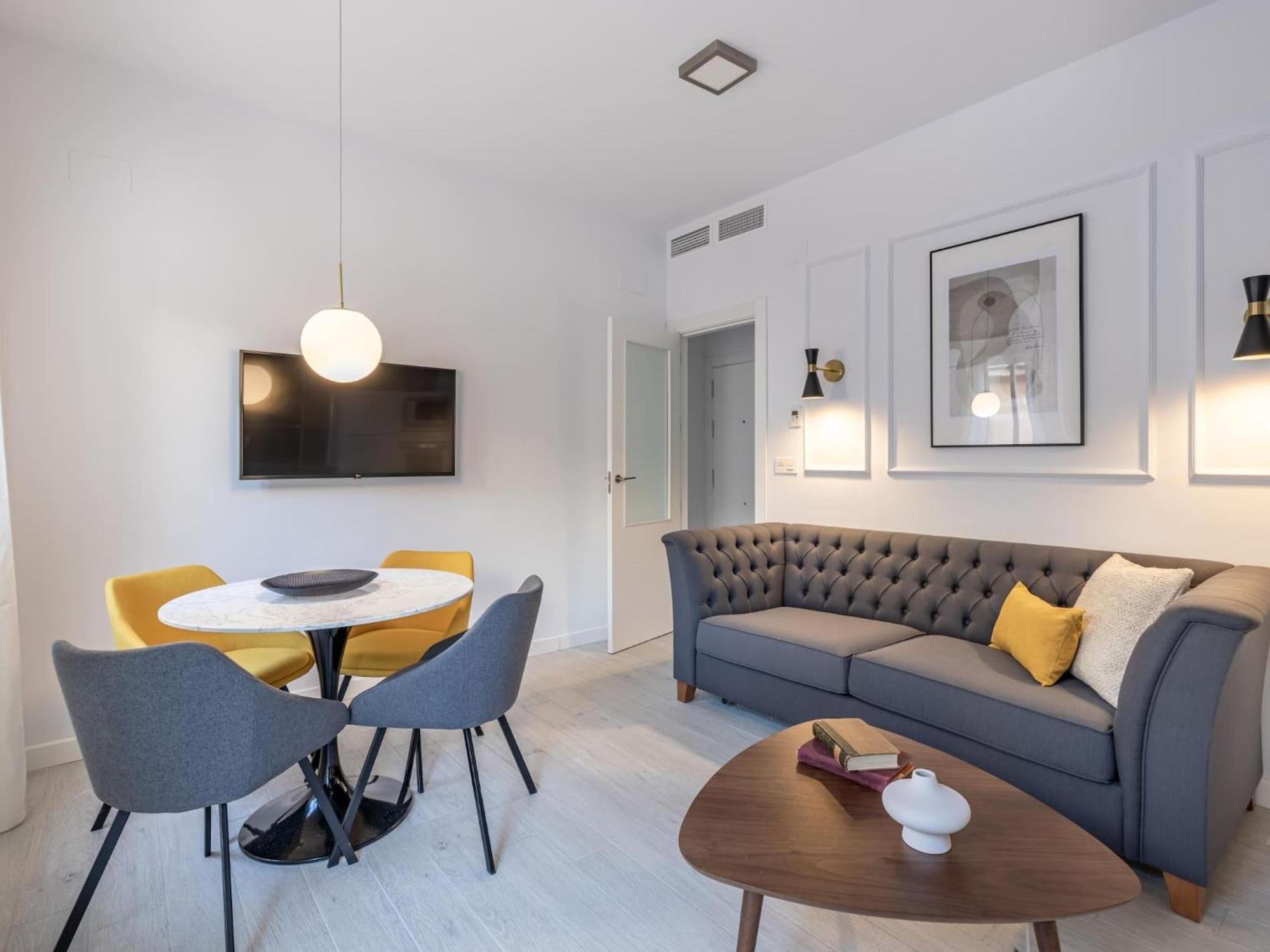 Central Stylish And Elegant 1 & 2 Bedroom Apartments III 그라나다 외부 사진