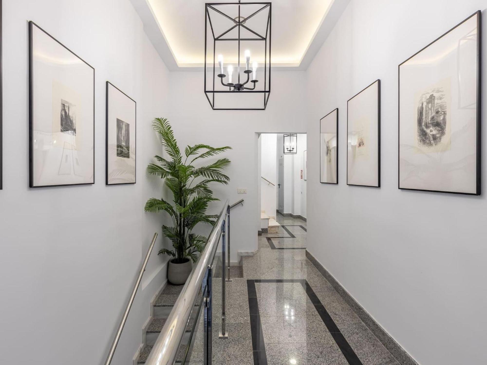 Central Stylish And Elegant 1 & 2 Bedroom Apartments III 그라나다 외부 사진
