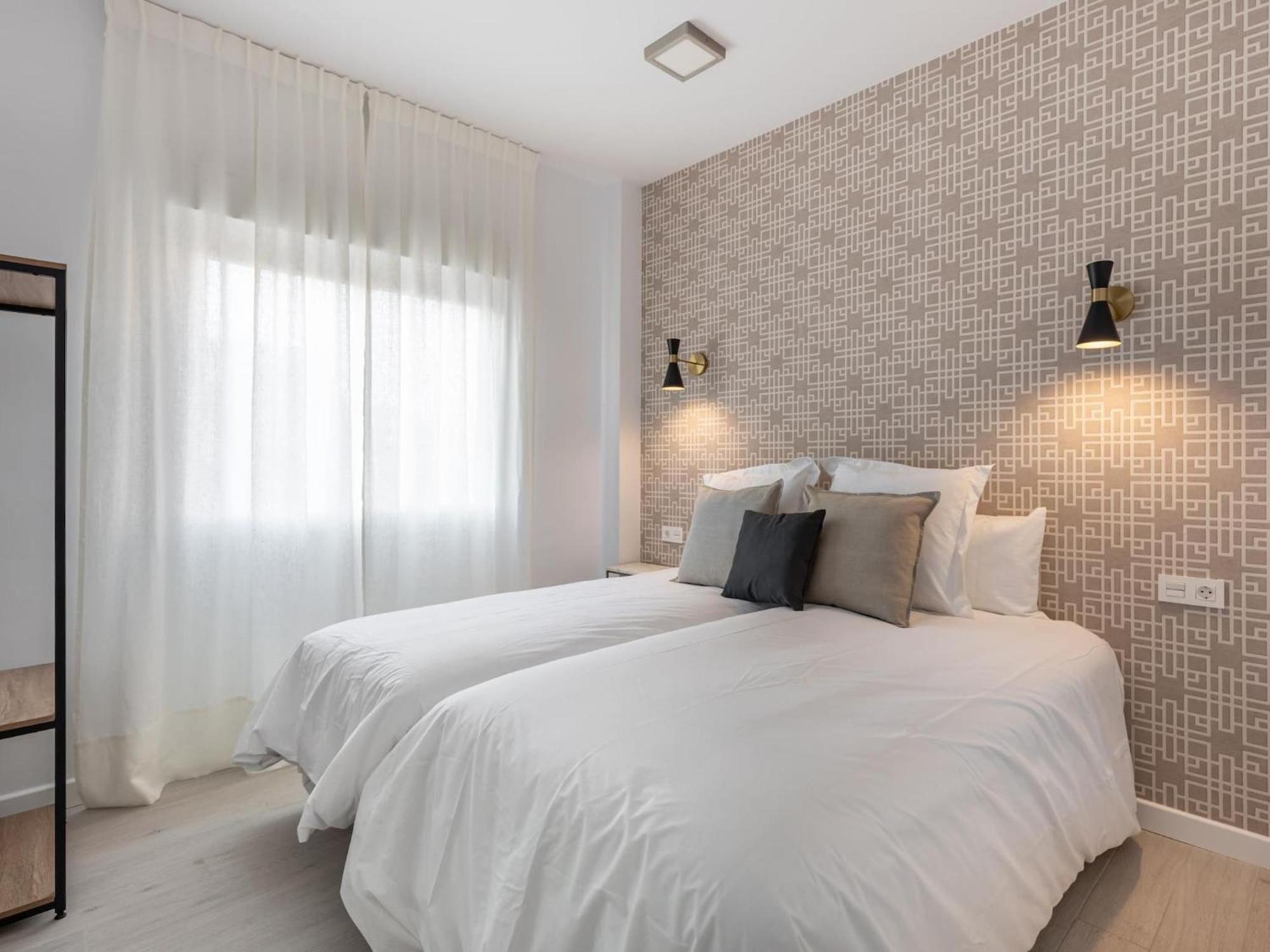 Central Stylish And Elegant 1 & 2 Bedroom Apartments III 그라나다 외부 사진