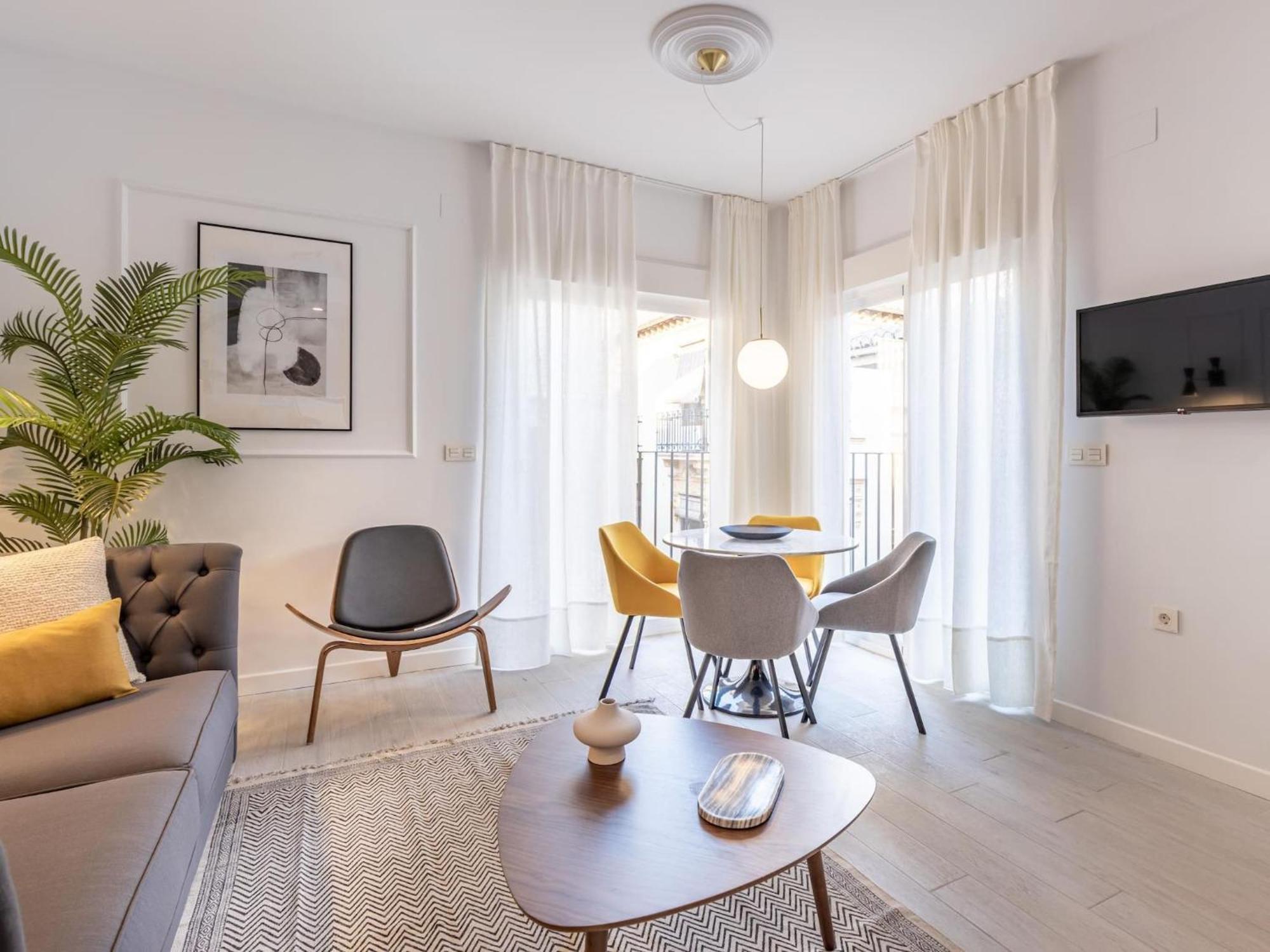 Central Stylish And Elegant 1 & 2 Bedroom Apartments III 그라나다 외부 사진
